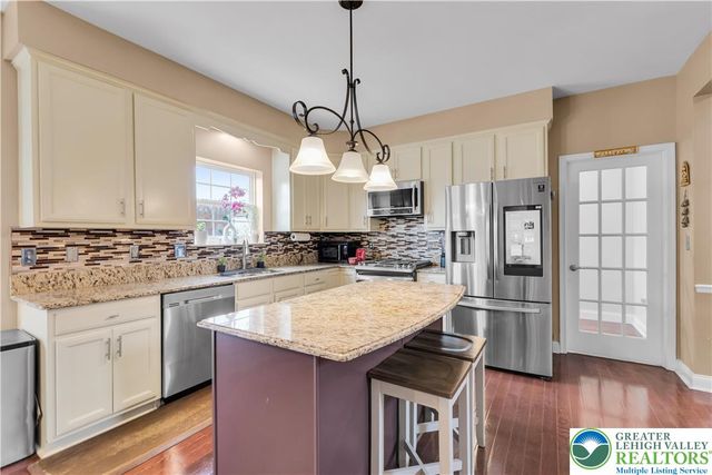 1702 Windmill Lane, Upper Macungie Twp, PA 18031