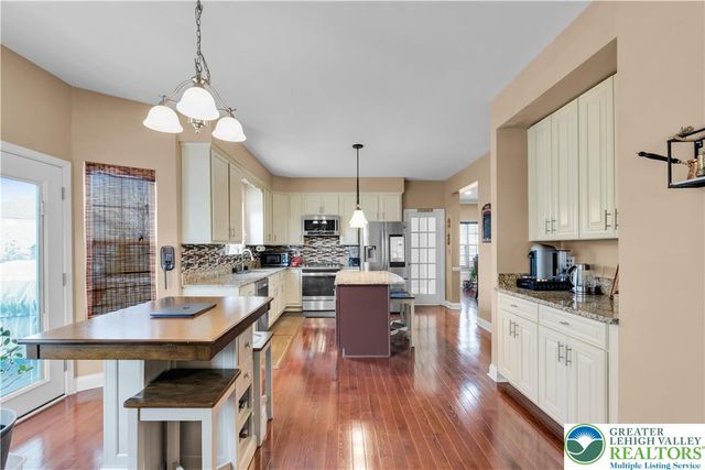 1702 Windmill Lane, Upper Macungie Twp, PA 18031