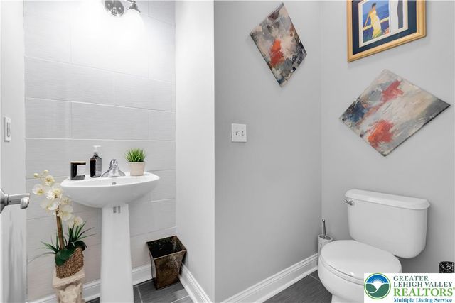 1702 Windmill Lane, Upper Macungie Twp, PA 18031