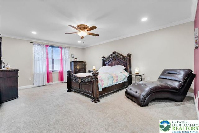 1702 Windmill Lane, Upper Macungie Twp, PA 18031