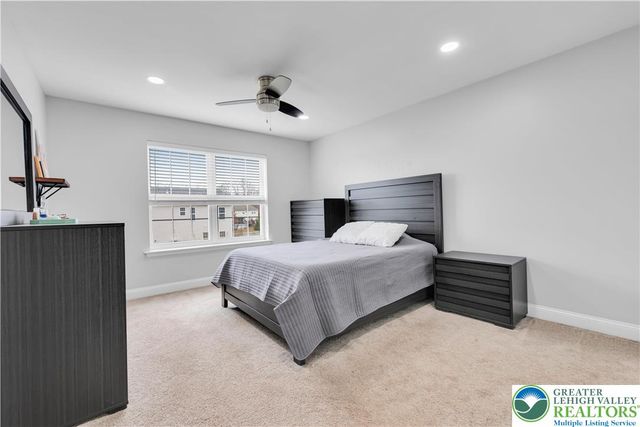 1702 Windmill Lane, Upper Macungie Twp, PA 18031