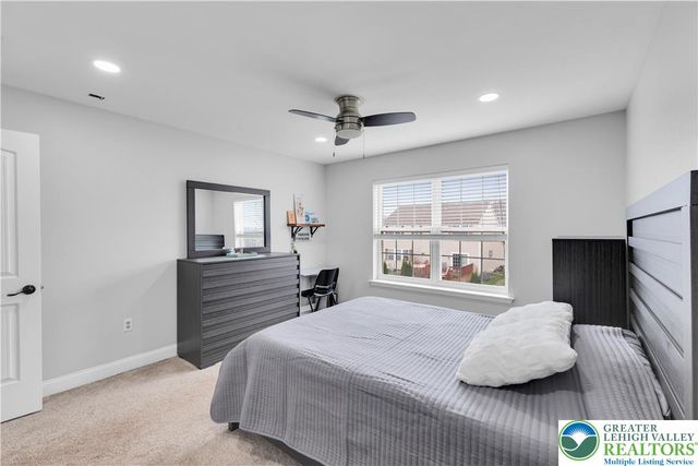 1702 Windmill Lane, Upper Macungie Twp, PA 18031