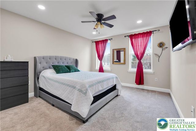 1702 Windmill Lane, Upper Macungie Twp, PA 18031