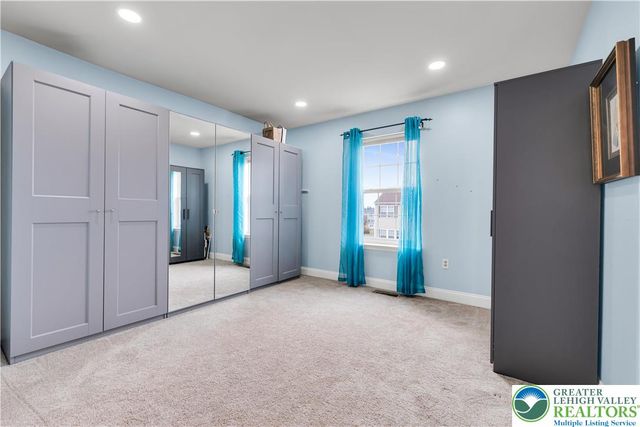 1702 Windmill Lane, Upper Macungie Twp, PA 18031