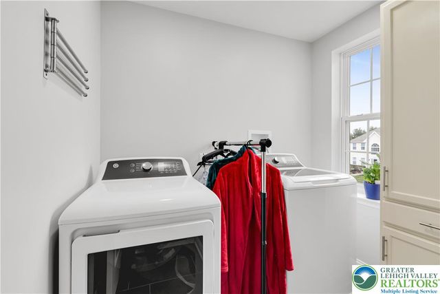 1702 Windmill Lane, Upper Macungie Twp, PA 18031