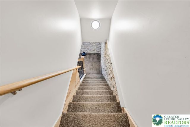 1702 Windmill Lane, Upper Macungie Twp, PA 18031