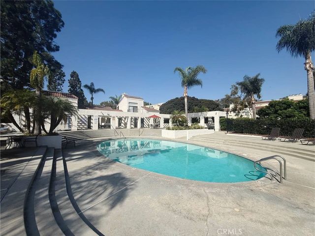 17191 Corbina Lane 102, Huntington Beach, CA 92649