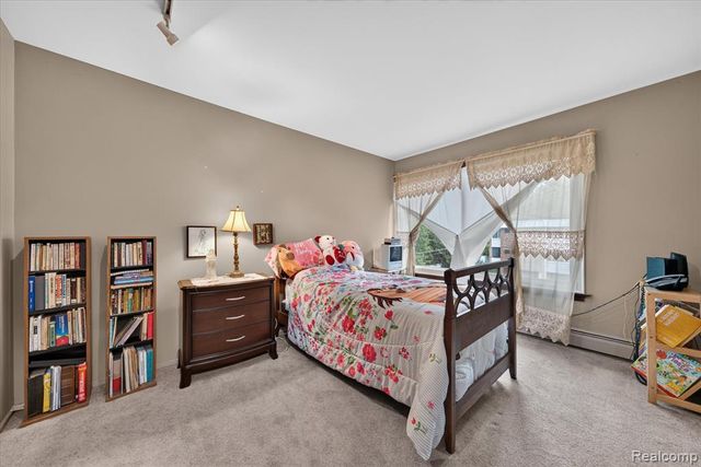 32050 Grand River Avenue 56, Farmington, MI 48336