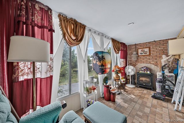 32050 Grand River Avenue 56, Farmington, MI 48336