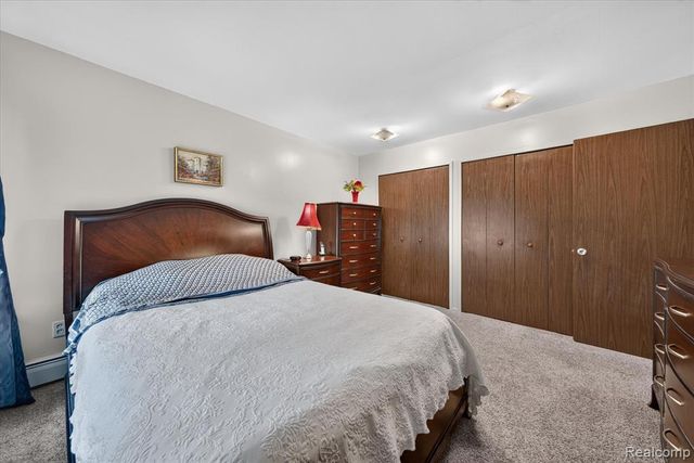32050 Grand River Avenue 56, Farmington, MI 48336