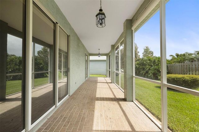 10136 KINGSBRIDGE AVENUE, Tampa, FL 33626