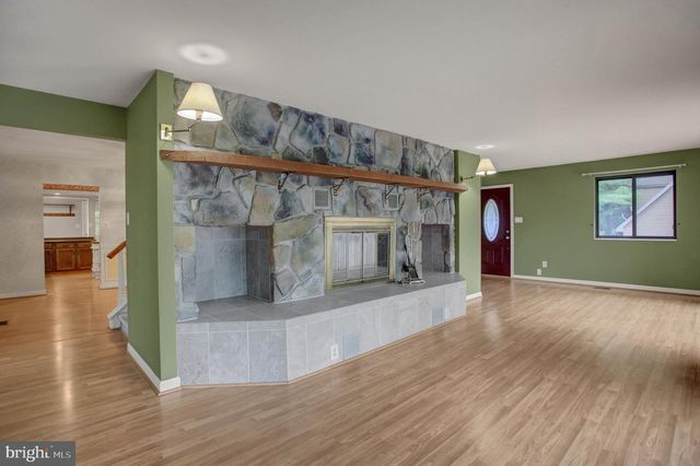 19058 KEEDYSVILLE RD, Keedysville, MD 21756