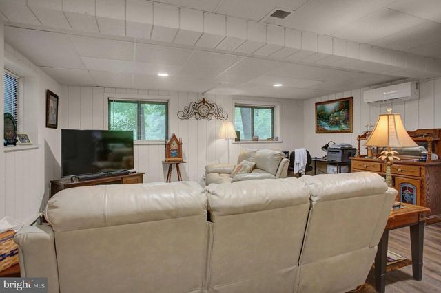 19058 KEEDYSVILLE RD, Keedysville, MD 21756