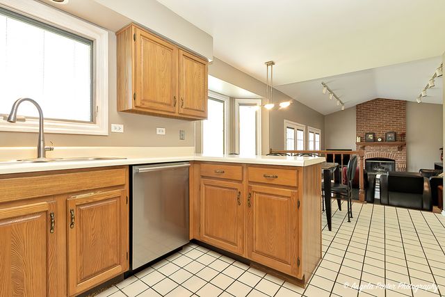 213 Stanton Drive, Buffalo Grove, IL 60089