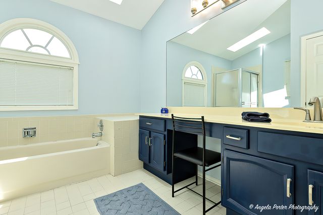 213 Stanton Drive, Buffalo Grove, IL 60089