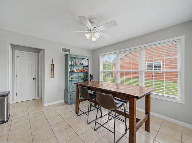 8737 Clear Creek Drive, Evansville, IN 47711