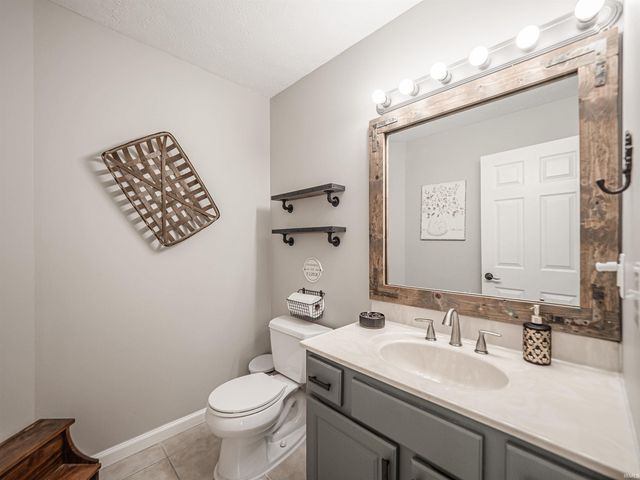 8737 Clear Creek Drive, Evansville, IN 47711