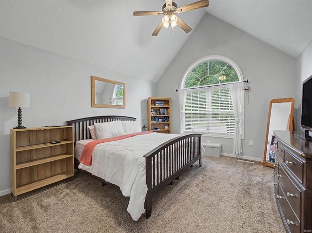 8737 Clear Creek Drive, Evansville, IN 47711
