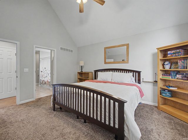 8737 Clear Creek Drive, Evansville, IN 47711