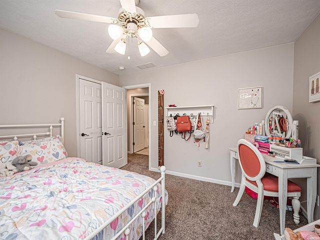 8737 Clear Creek Drive, Evansville, IN 47711