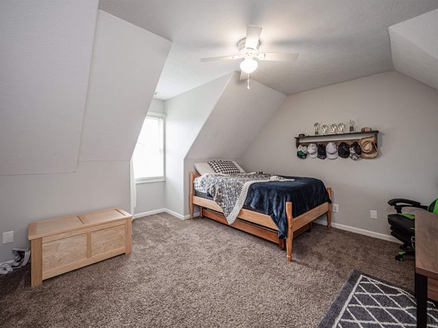 8737 Clear Creek Drive, Evansville, IN 47711
