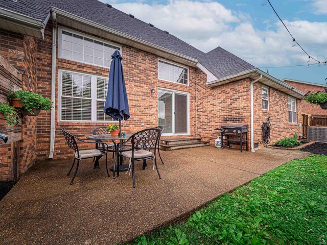 8737 Clear Creek Drive, Evansville, IN 47711