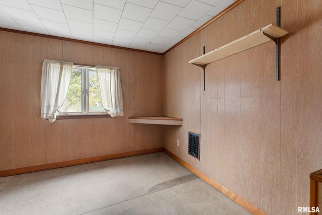 315 W LOCUST Street, Cambridge, IL 61238