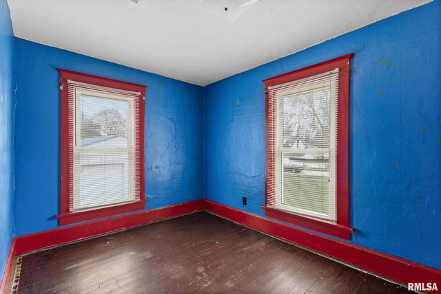 315 W LOCUST Street, Cambridge, IL 61238