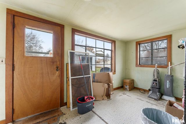 315 W LOCUST Street, Cambridge, IL 61238