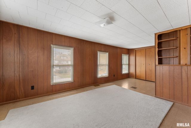 315 W LOCUST Street, Cambridge, IL 61238