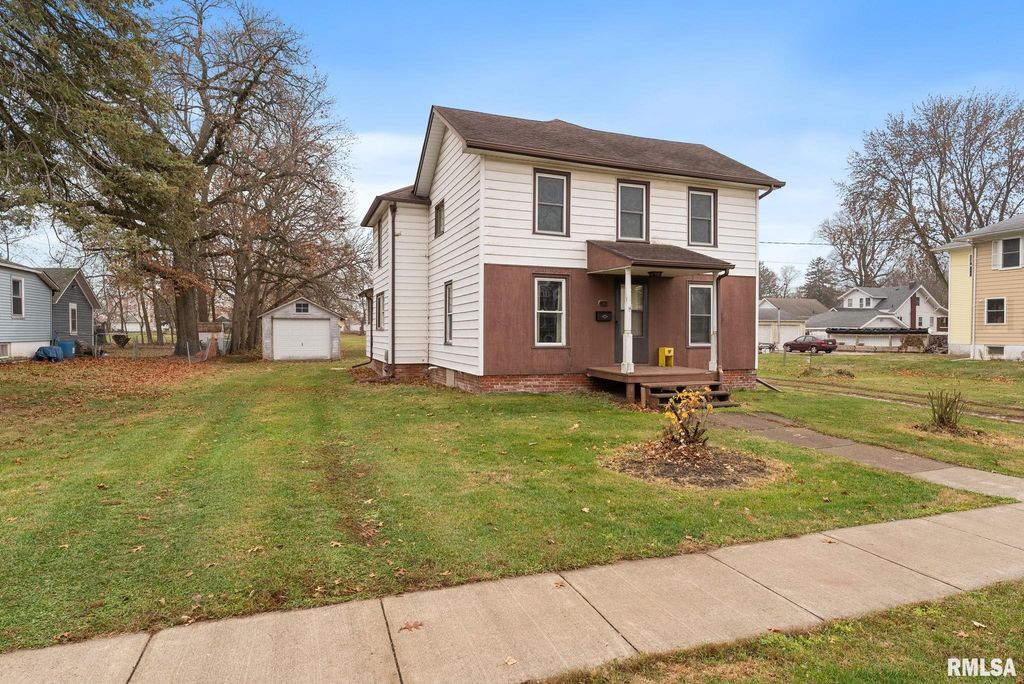 315 W LOCUST Street, Cambridge, IL 61238