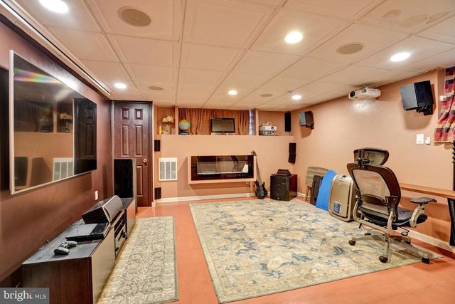 5029 AKRON ST, Philadelphia, PA 19124