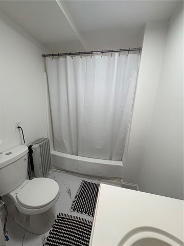 210 N 4th St, Jeannette, PA 15644
