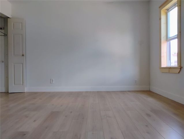 210 N 4th St, Jeannette, PA 15644