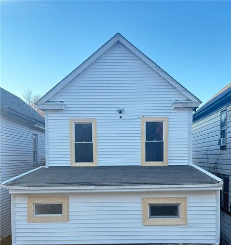 210 N 4th St, Jeannette, PA 15644