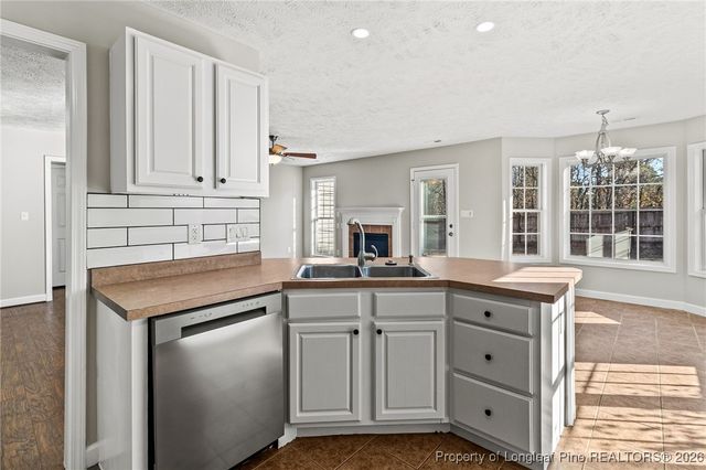 110 Camden Court E, Sanford, NC 27332