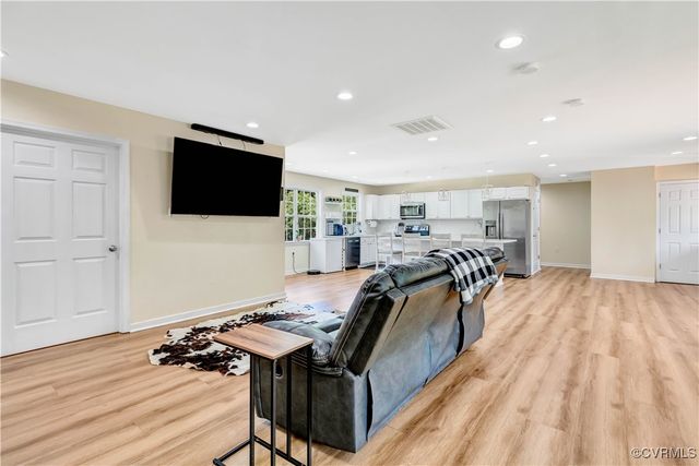 8118 Mimosa Hill Ln, Mechanicsville, VA 23116