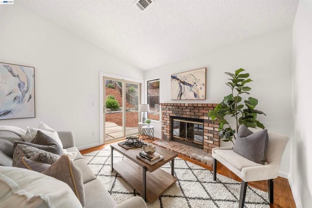 Image 10 of property listing at 2748 Carpinteria Dr, Antioch, CA 94531