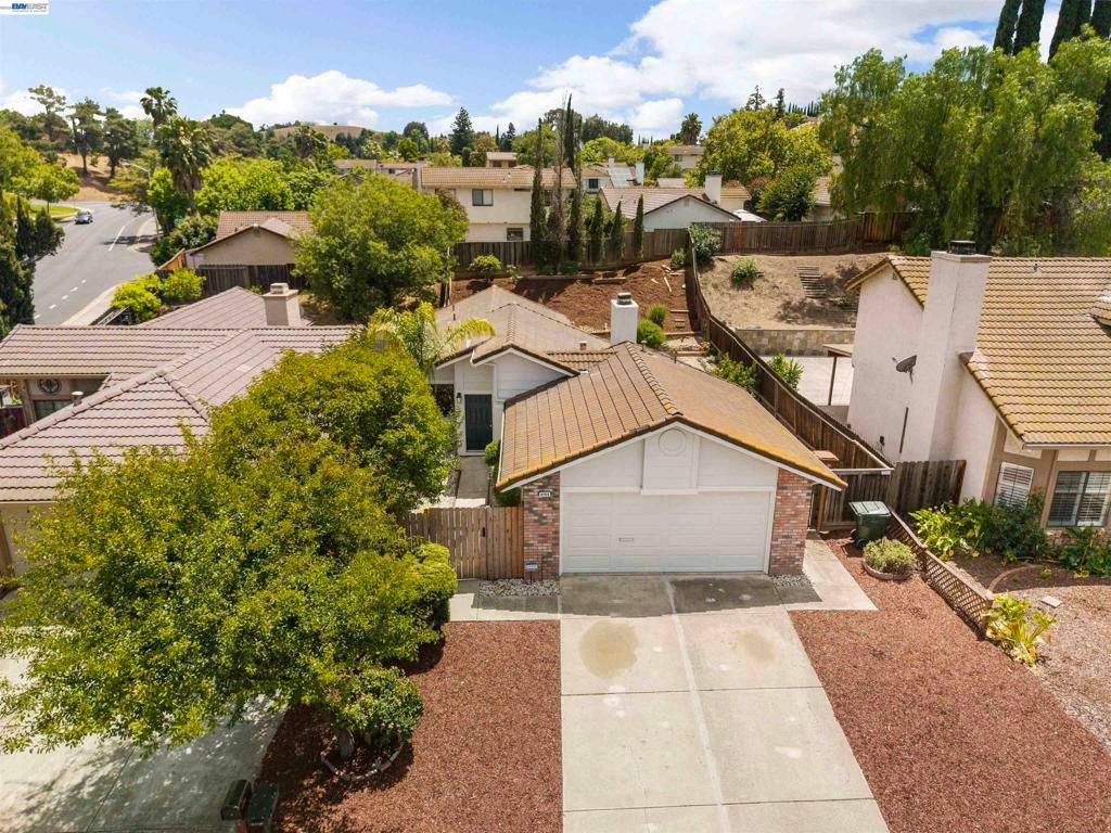 Image 25 of property listing at 2748 Carpinteria Dr, Antioch, CA 94531