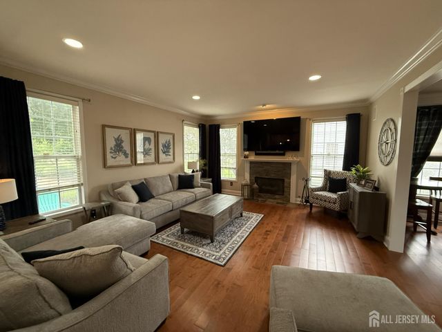 27 Mitchell Drive, Monroe, NJ 08831