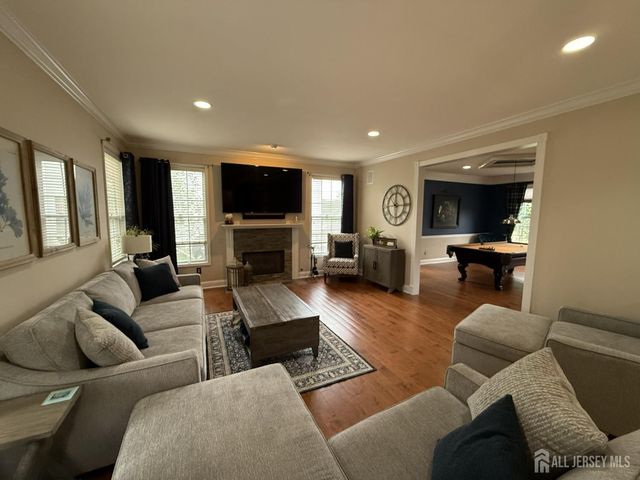 27 Mitchell Drive, Monroe, NJ 08831