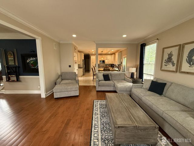 27 Mitchell Drive, Monroe, NJ 08831