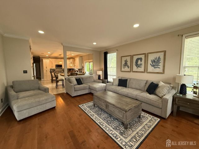27 Mitchell Drive, Monroe, NJ 08831