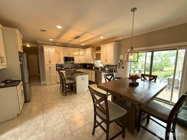 27 Mitchell Drive, Monroe, NJ 08831