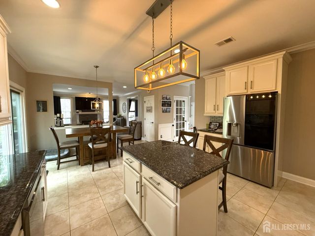 27 Mitchell Drive, Monroe, NJ 08831