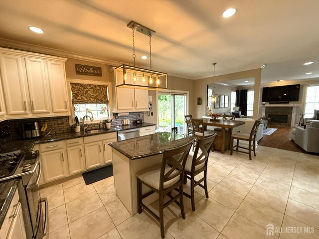 27 Mitchell Drive, Monroe, NJ 08831