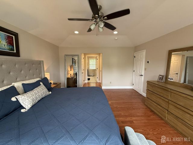 27 Mitchell Drive, Monroe, NJ 08831