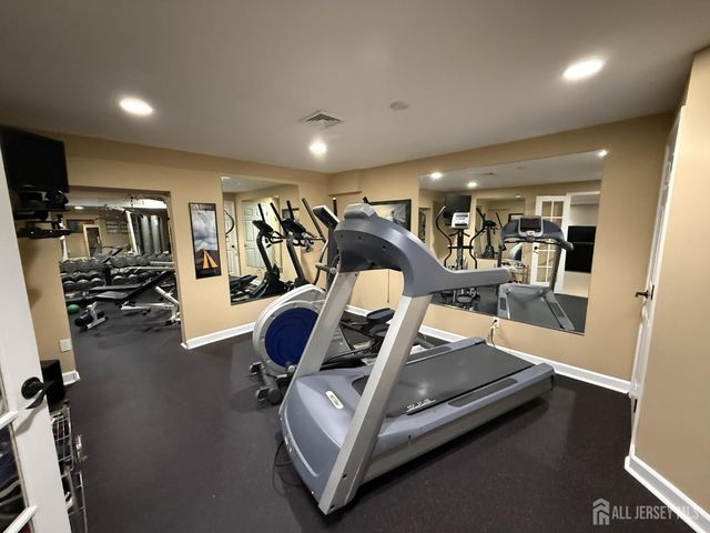 27 Mitchell Drive, Monroe, NJ 08831