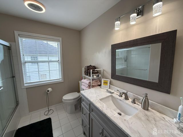27 Mitchell Drive, Monroe, NJ 08831