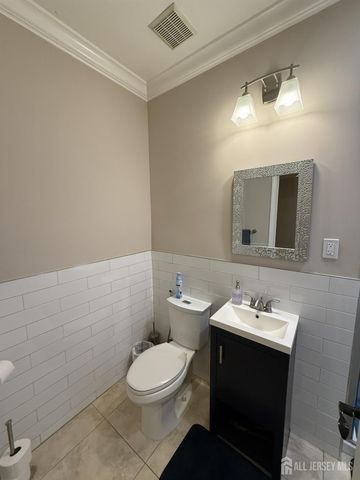 27 Mitchell Drive, Monroe, NJ 08831
